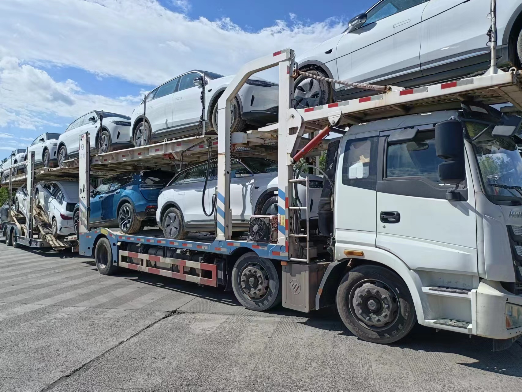 從天津托運汽車到霍爾果斯幾天能到？托運費用多少錢？北京合順通達運車價格透明，遲到賠付！