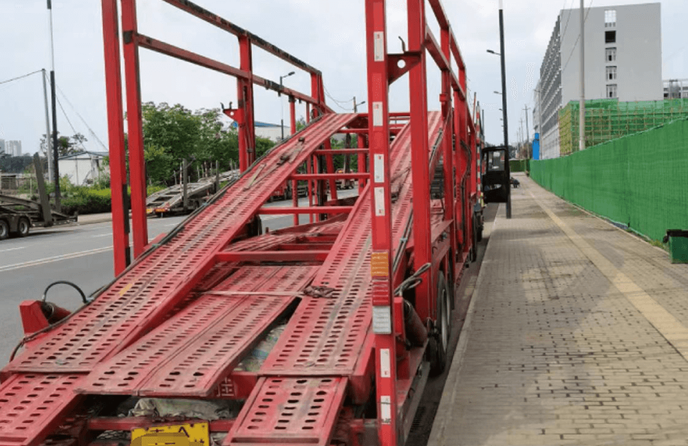 沒想到，從新疆返程到內地，托運費加上飛機票比自己開車還低