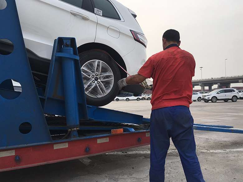 籠車司機的自述：關于一個托運汽車到新疆的司機的故事