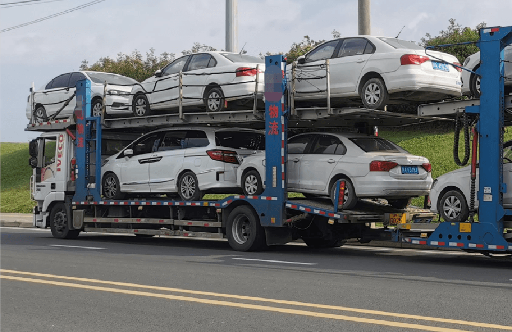 西安到廈門(mén)托運(yùn)汽車需要多少錢(qián)？托運(yùn)哈佛h6和考斯特價(jià)格一樣嗎？深入了解運(yùn)車物流